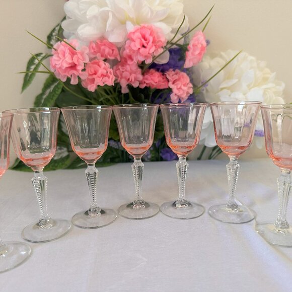 Set‎ of 7 Vintage Pink Cordial Glasses Optical Panel Ridged Stem – Midcentury - Picture 1 of 10